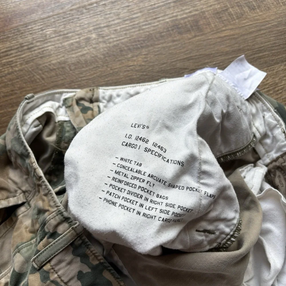 Levi's Ace Cargo Pants Men's 38x32 (Actual 38x30) Camo Cotton Twill EUC RARE